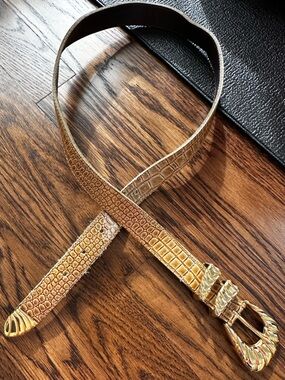 Vintage Women’s 1” Beige Tan Brown Leather waist Belt